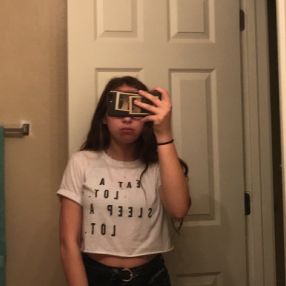 Cropped graphic tee